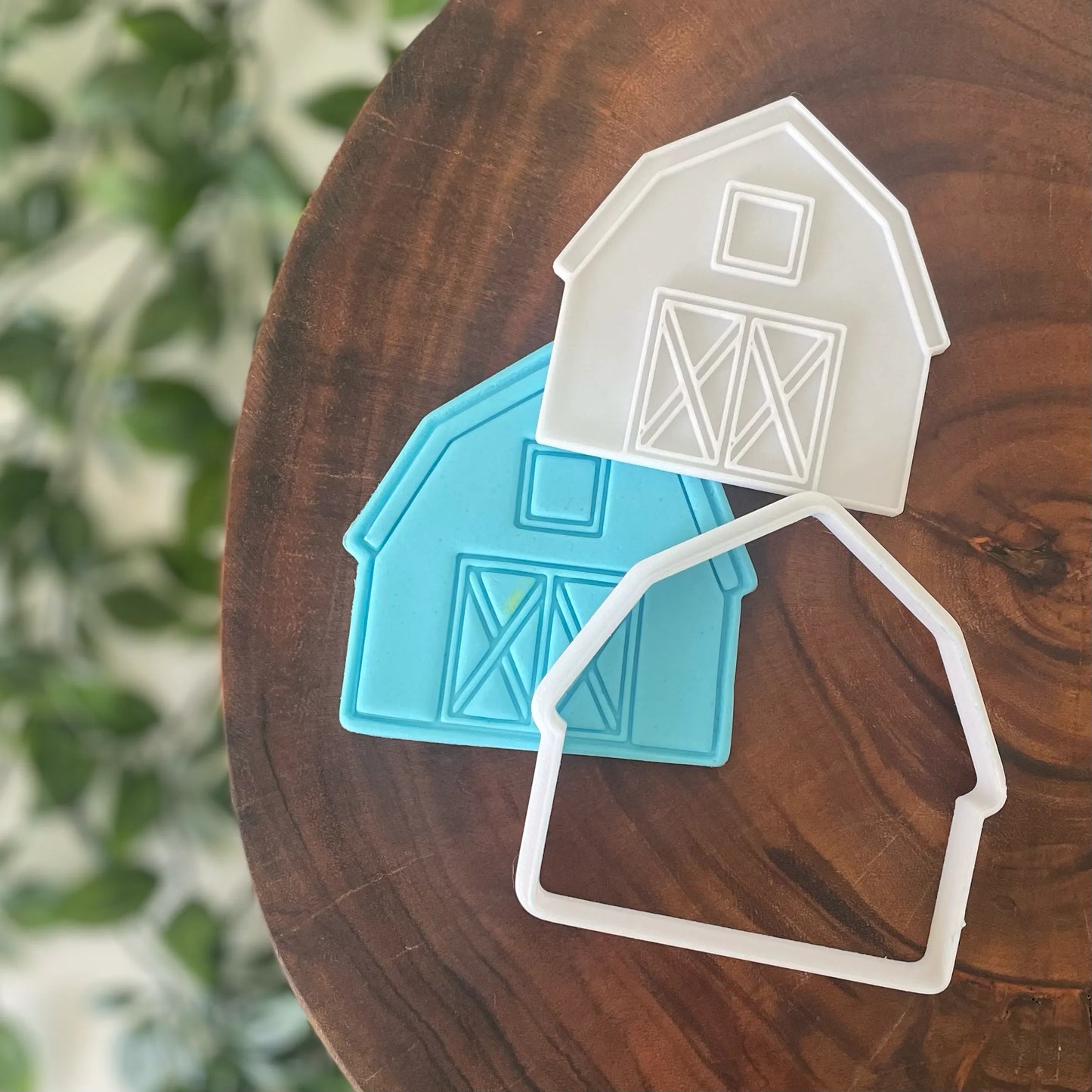 Country Barn Cookie Cutter & Fondant Embosser