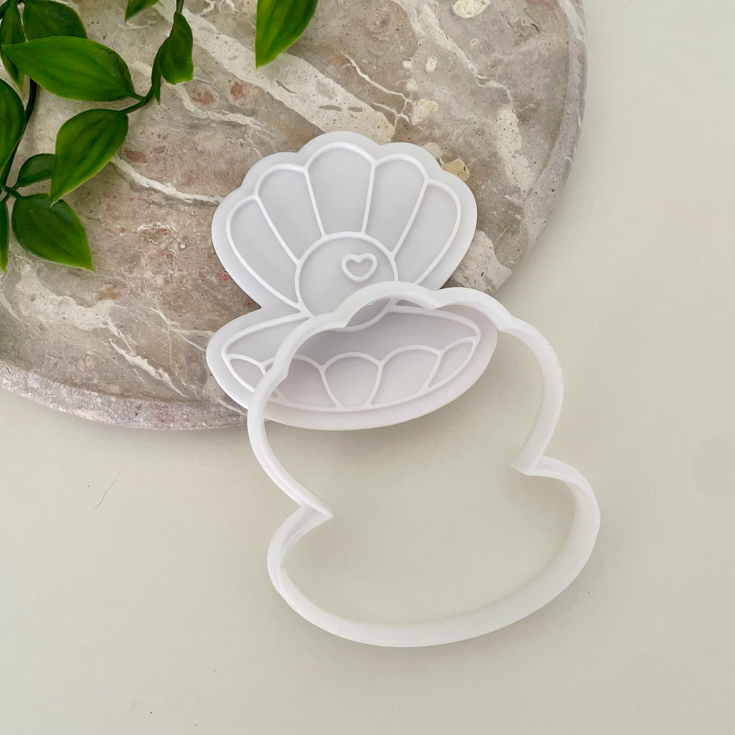 Clam Shell with Pearl Cookie Cutter & Fondant Embosser