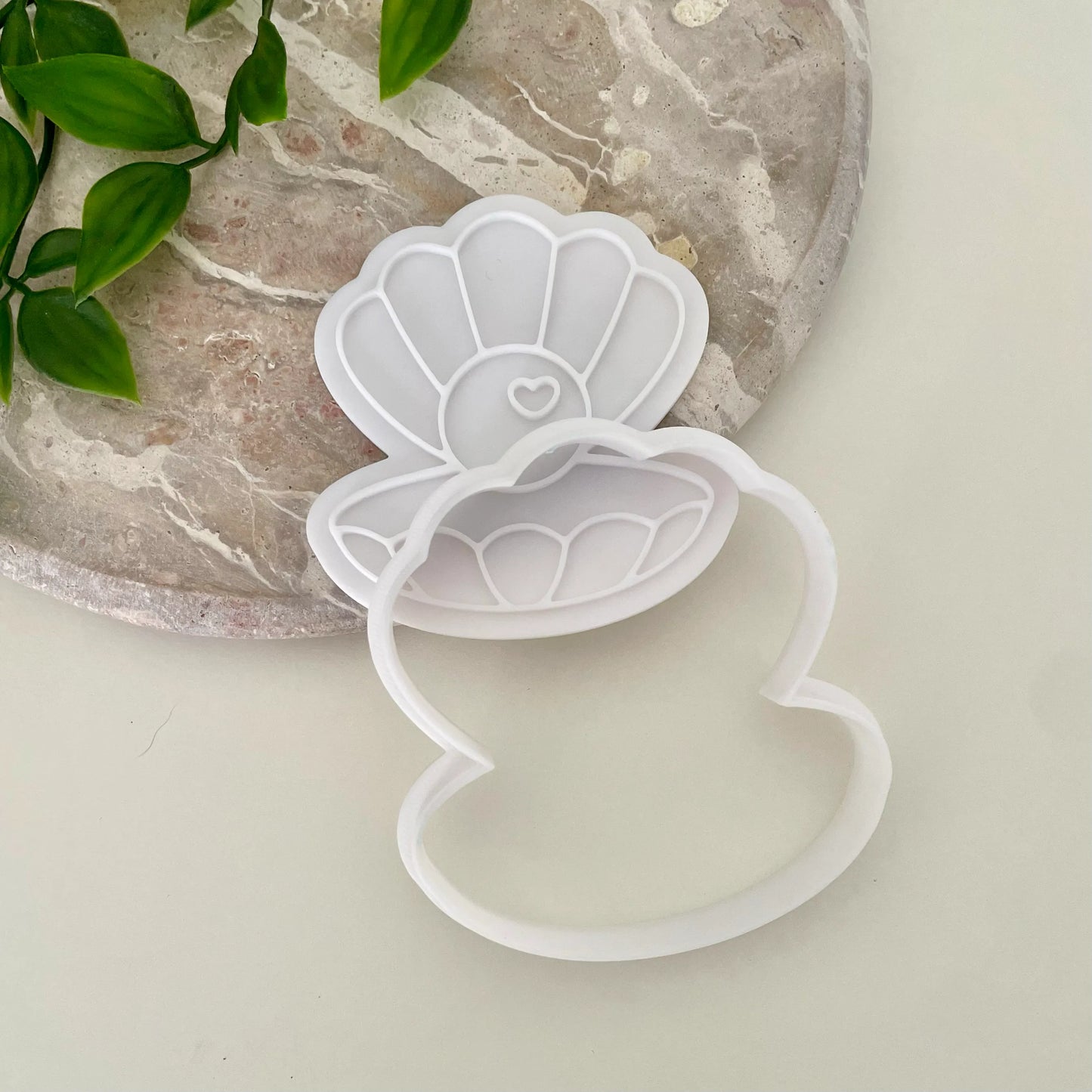 Clam Shell with Pearl Cookie Cutter & Fondant Embosser