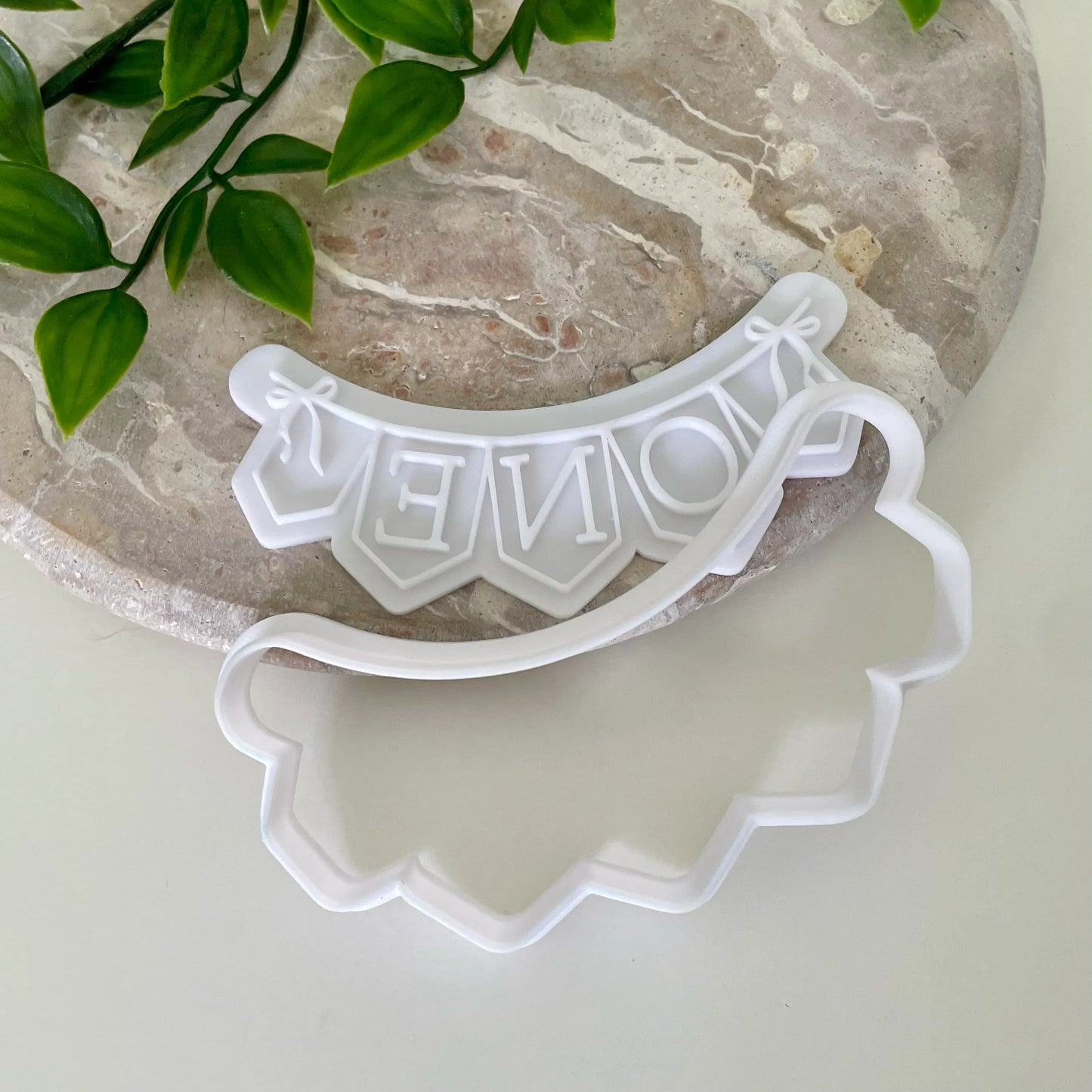 ONE Bunting Cookie Cutter & Fondant Embosser