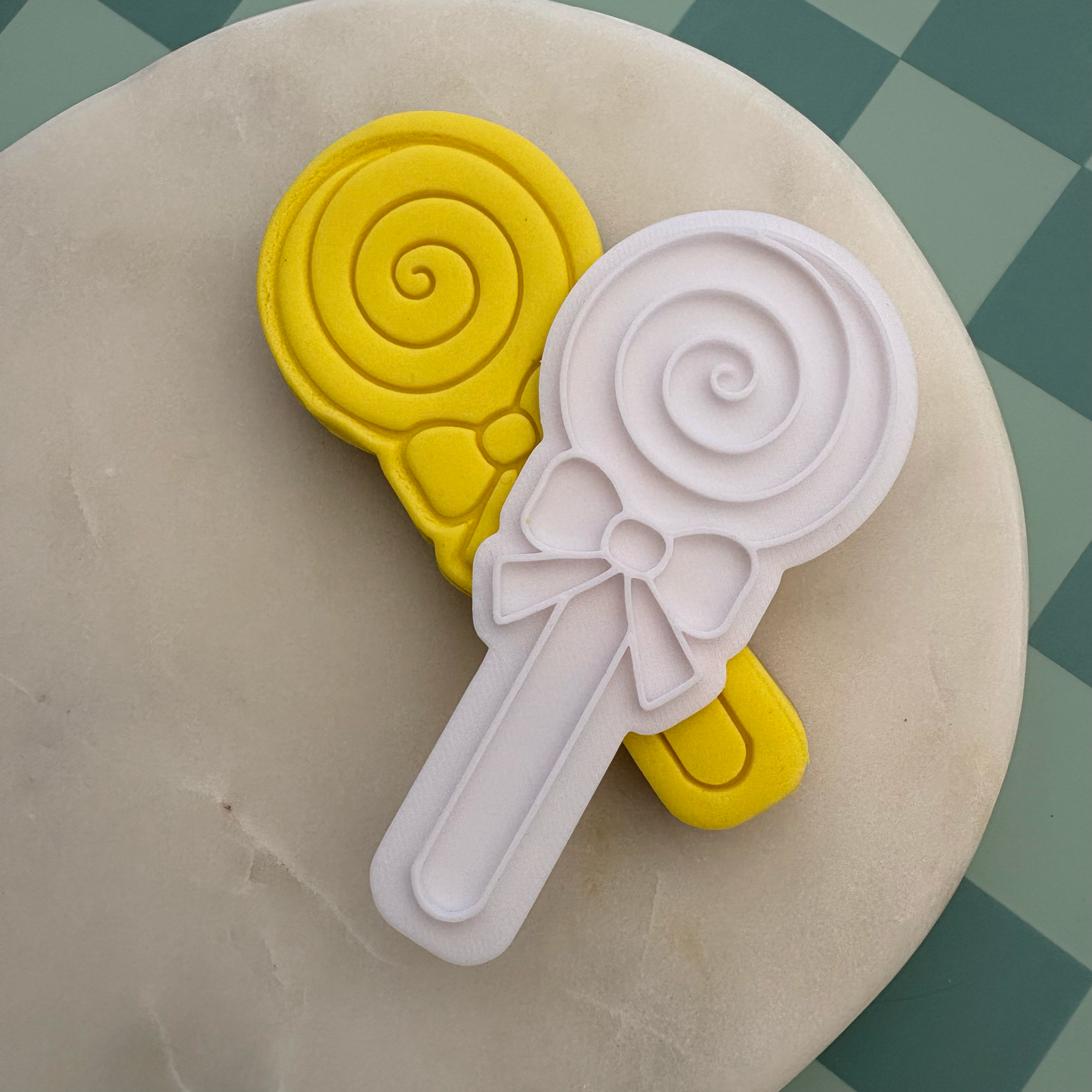 Lollipop with bow Cookie Stamp & Cutter