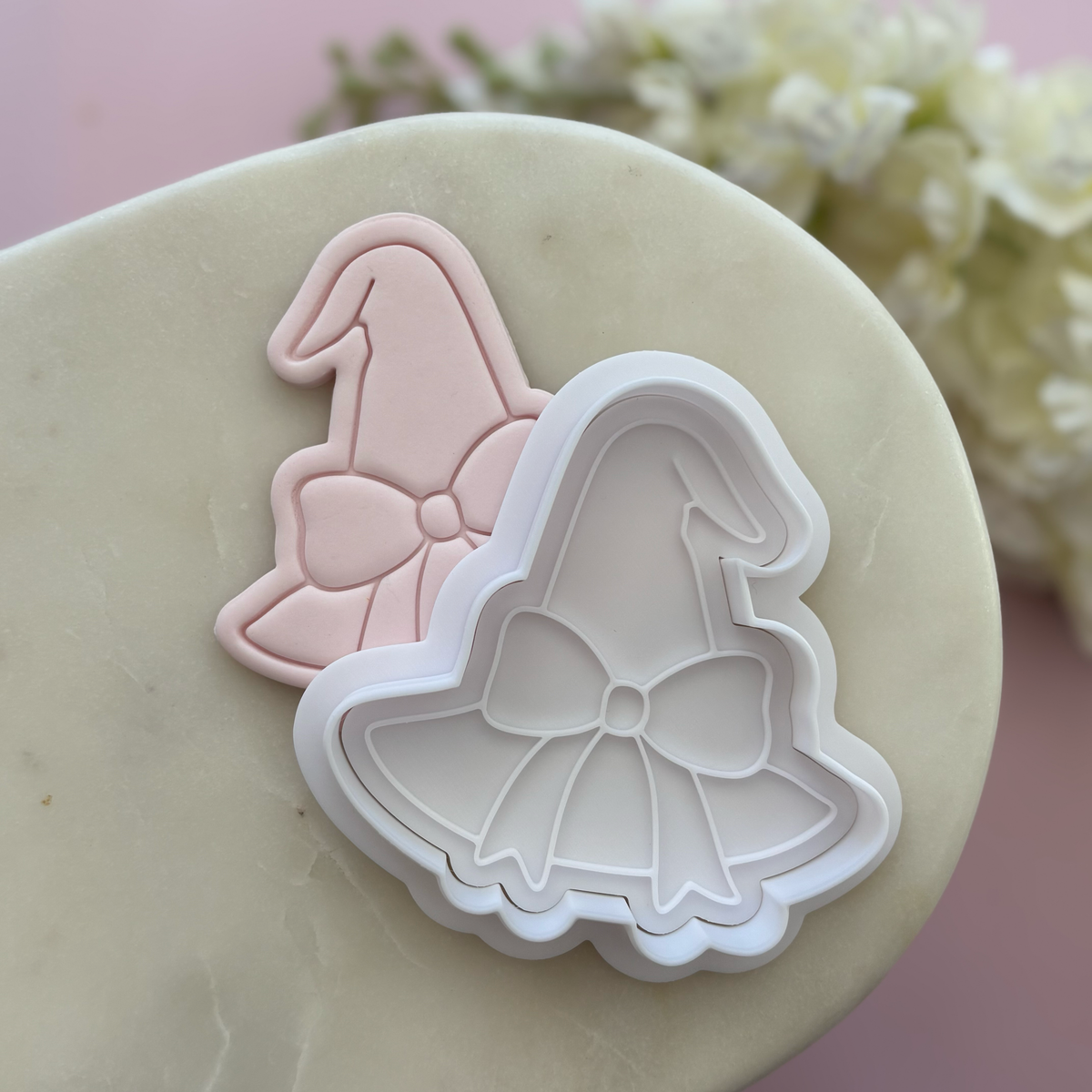 Witch hat with bow Cookie Stamp & Cutter