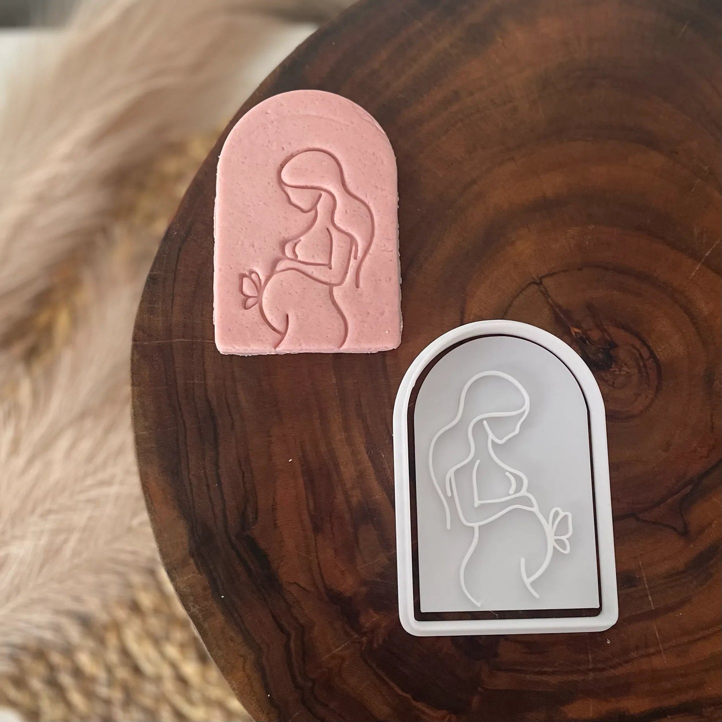 Pregnant Side Profile Arch Embosser & Cutter Set